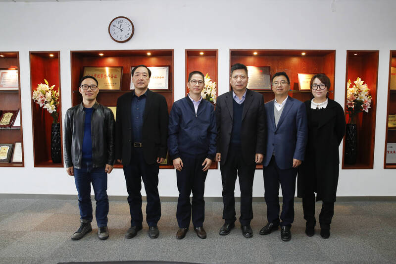 寧波高新區(qū)管委會(huì)張立平副主任來賽爾集團(tuán)調(diào)研