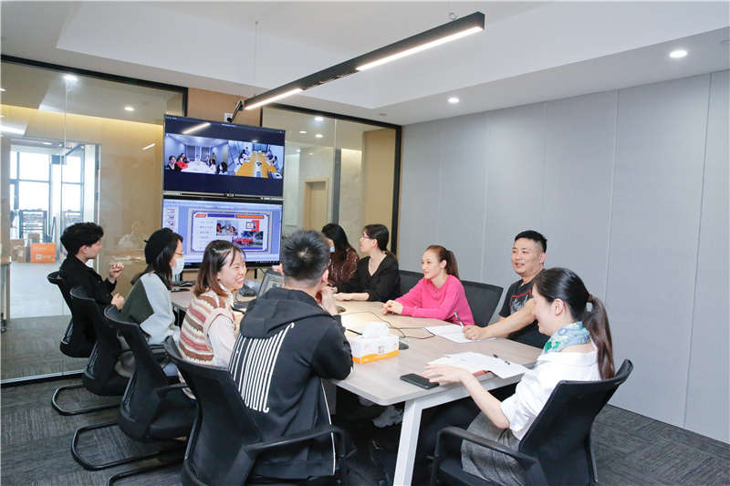 集團(tuán)召開2019-2020社團(tuán)交流暨優(yōu)秀社長表彰會(huì)